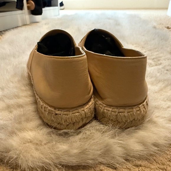 COPY - CHANEL ‘CC’ LEATHER ESPADRILLES Size 37 - Picture 4 of 6